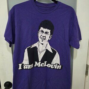 Superbad “I Am McLovin” Tee – Purple – Size M – Iconic & Hilarious! 🍒